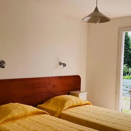 Avec Piscine 3 Et 3 Salles De Bains à Gréoux-les-bains *